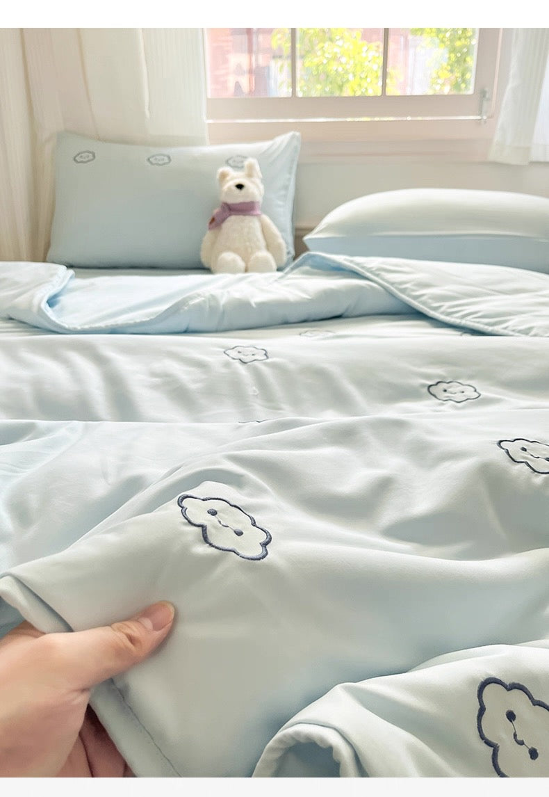 Cloudy FeatherCool™ Fast-Dry Comforter