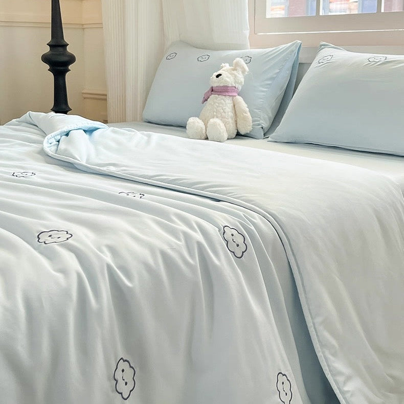 Cloudy FeatherCool™ Fast-Dry Comforter