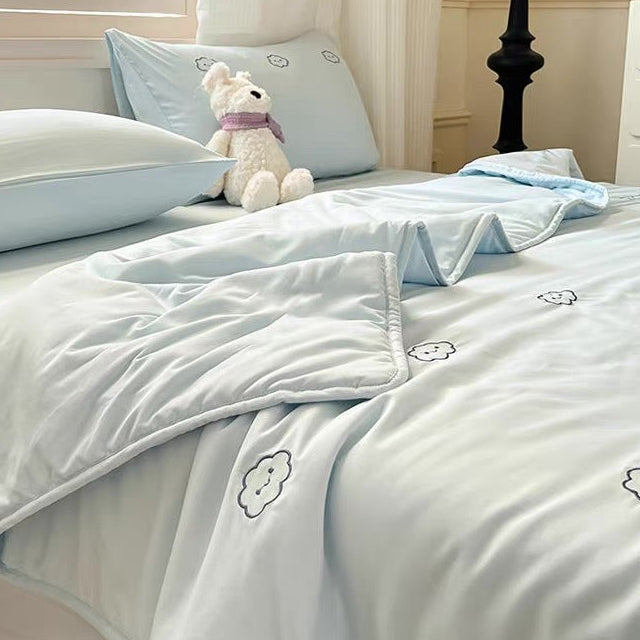 Cloudy FeatherCool™ Fast-Dry Comforter