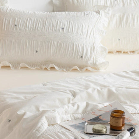 Holly Seersucker Allergofree™ Comforter