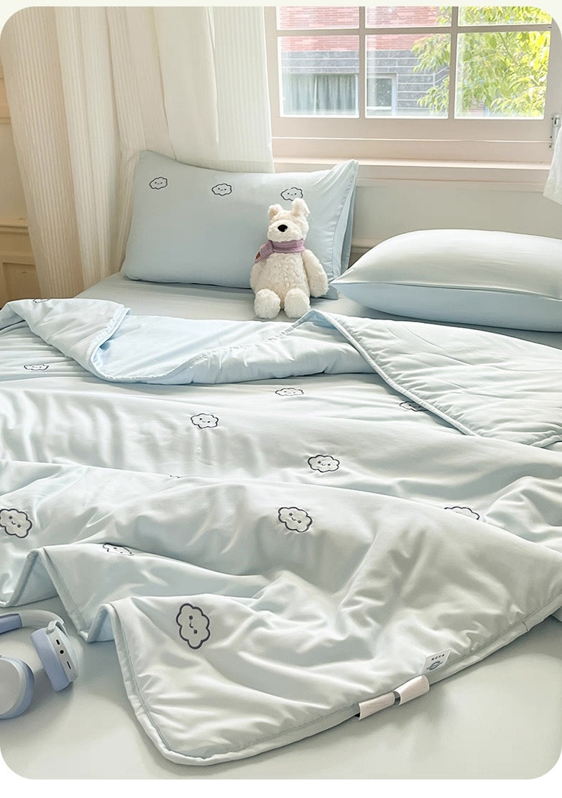 Cloudy FeatherCool™ Fast-Dry Comforter