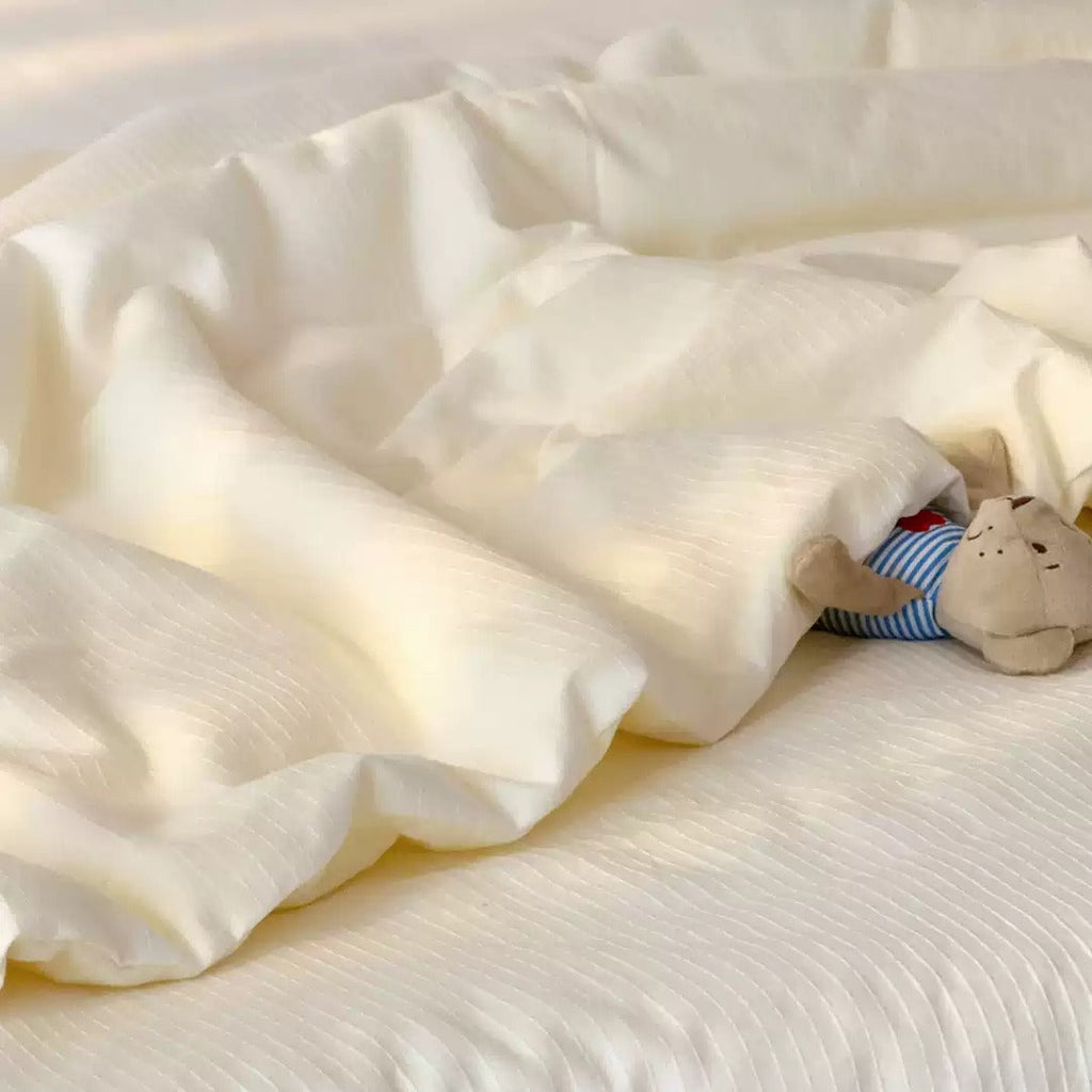 Milk Top FeatherCool™ Allergy-Free Comforter